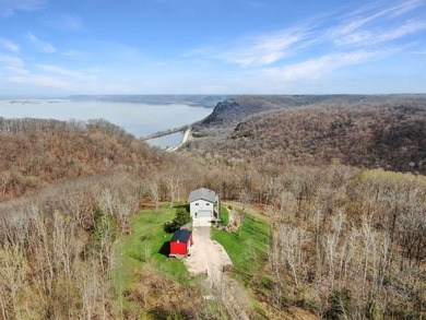 Perched atop the bluffs overlooking the Mississippi River, this - photo 27