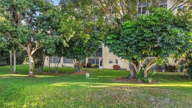 Step into resort style living in this upgraded 3 bedroom, 2 bath - photo 35