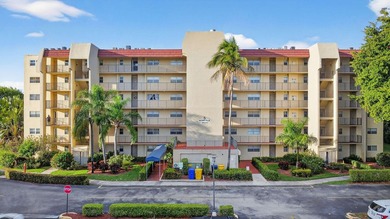 Step into resort style living in this upgraded 3 bedroom, 2 bath - photo 38