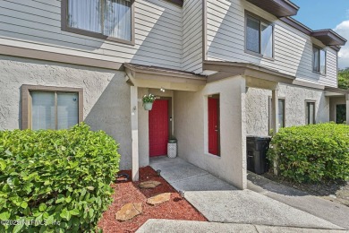 Lake Condo For Sale in Jacksonville, Florida
