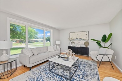 Beautifully updated 3 bedroom and 1.5 bath Split Level in - photo 4