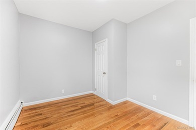 Beautifully renovated 3 bed, 2/1 bath home offering bright and - photo 12