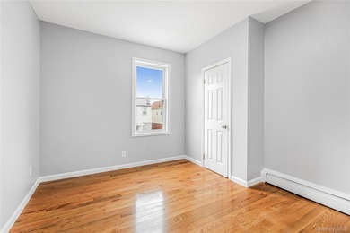 Beautifully renovated 3 bed, 2/1 bath home offering bright and - photo 13