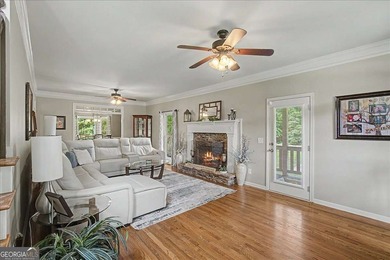 Welcome home to this spacious 5 bedroom, 4.5 bathroom residence - photo 9