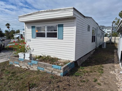 Beautifully Renovated 1968 FLTW Mobile Home Located in Kakusha - photo 11