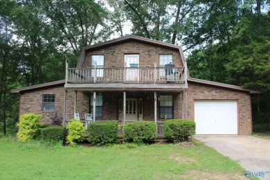 Lake Home For Sale in Guntersville, Alabama