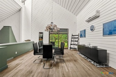 Exquisite O'Neil Ford, a prime example of mid-century Texas - photo 13