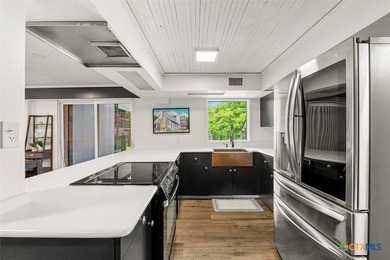 Exquisite O'Neil Ford, a prime example of mid-century Texas - photo 15