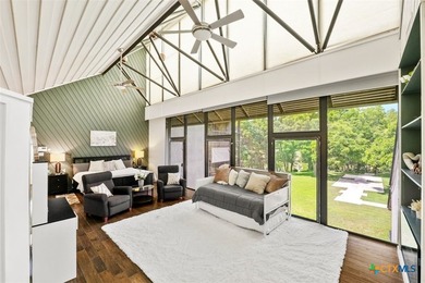 Exquisite O'Neil Ford, a prime example of mid-century Texas - photo 24