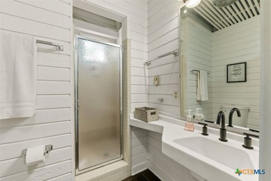 Exquisite O'Neil Ford, a prime example of mid-century Texas - photo 31