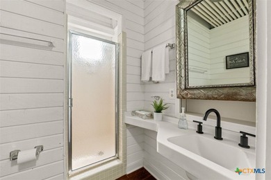 Exquisite O'Neil Ford, a prime example of mid-century Texas - photo 33