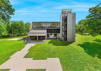 Exquisite O'Neil Ford, a prime example of mid-century Texas - photo 46