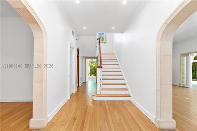 Exceptional opportunity to own a classic, Mediterranean-style - photo 9