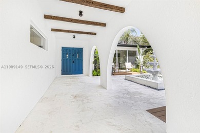 This magnificent estate spans 3,402 SQFT and sits on a lushly - photo 6