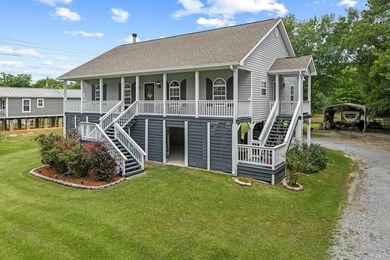 Great Home for Entertaining! This home is just off Hwy. 90 on a - photo 2