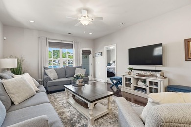 Fully furnished four-bedroom, three-and-a-half-bathroom end-unit - photo 11