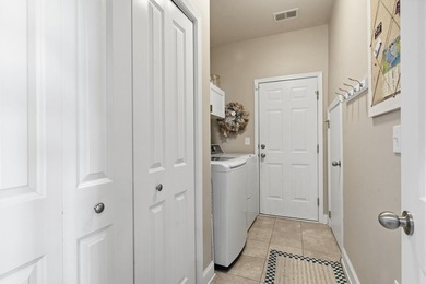 Fully furnished four-bedroom, three-and-a-half-bathroom end-unit - photo 14