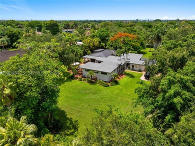 An exceptionally rare opportunity to own a gated estate on more - photo 14
