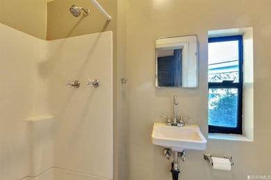 Seller says sell!Fantastic opportunity to be in a PRIME location - photo 14