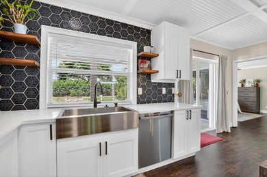 Welcome to this beautifully updated 3-bedroom, 2-bathroom pool - photo 15