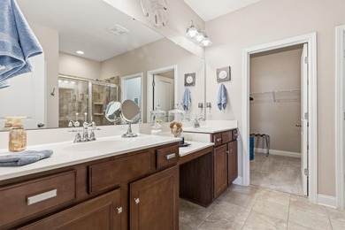 Fully furnished four-bedroom, three-and-a-half-bathroom end-unit - photo 17
