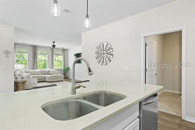 Welcome home to this pristine gem in the gated Reserve section - photo 17
