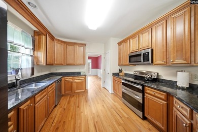 Welcome to one of Chapin's most sought-after lake communities! - photo 20