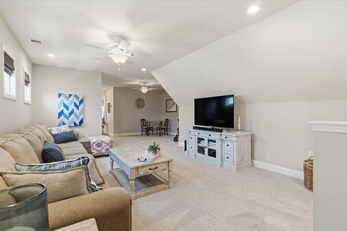 Fully furnished four-bedroom, three-and-a-half-bathroom end-unit - photo 21