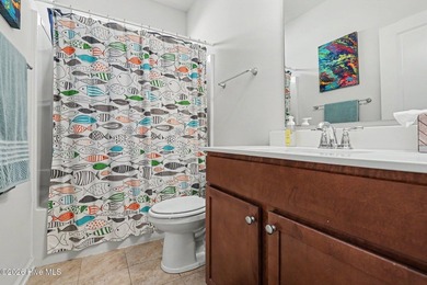 Welcome to this beautifully maintained three-bedroom, two-bath - photo 22
