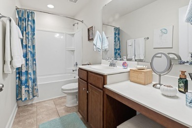 Fully furnished four-bedroom, three-and-a-half-bathroom end-unit - photo 25