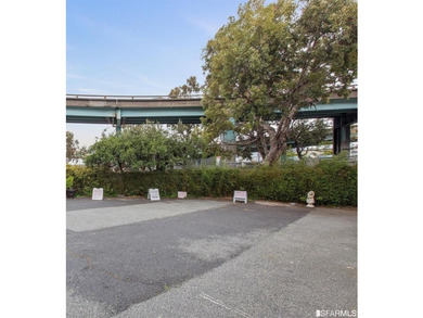 Seller says sell!Fantastic opportunity to be in a PRIME location - photo 27