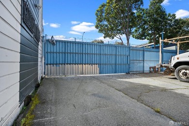 Seller says sell!Fantastic opportunity to be in a PRIME location - photo 30