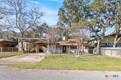 Lake Home For Sale in Canyon Lake, Texas
