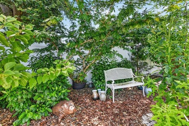 Welcome to this beautifully updated 3-bedroom, 2-bathroom pool - photo 32