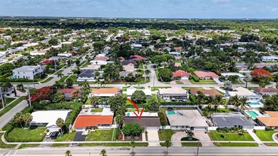 Welcome to this beautifully updated 3-bedroom, 2-bathroom pool - photo 34