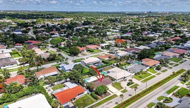 Welcome to this beautifully updated 3-bedroom, 2-bathroom pool - photo 35