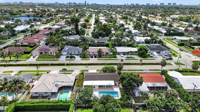 Welcome to this beautifully updated 3-bedroom, 2-bathroom pool - photo 37