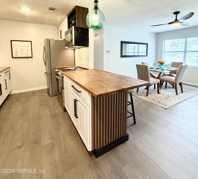 Stunning Fully Renovated Coastal Retreat with Intracoastal Views - photo 15