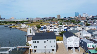 Combining luxury waterfront living with exceptional investment - photo 16