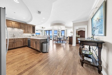 Welcome to Emerald Grande W325, a premier 3-bedroom, 3-bath - photo 7
