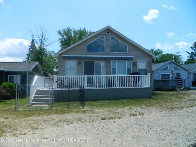 Lake Home For Sale in Houghton Lake, Michigan