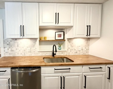 Stunning Fully Renovated Coastal Retreat with Intracoastal Views - photo 21