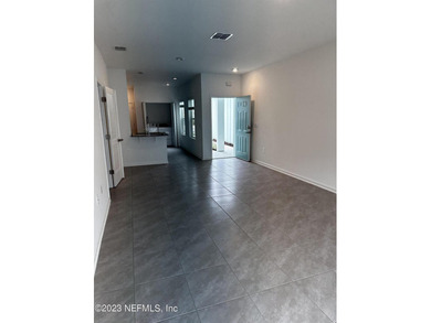 Almost new town-home, offers 3 bedrooms, 2.5 baths, and a 1-car - photo 22
