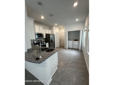 Almost new town-home, offers 3 bedrooms, 2.5 baths, and a 1-car - photo 27