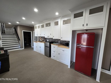 Why build when this stunning custom home already has everything - photo 38
