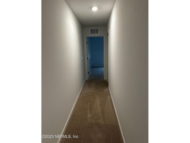 Almost new town-home, offers 3 bedrooms, 2.5 baths, and a 1-car - photo 38