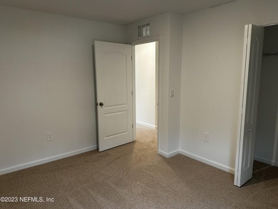 Almost new town-home, offers 3 bedrooms, 2.5 baths, and a 1-car - photo 49