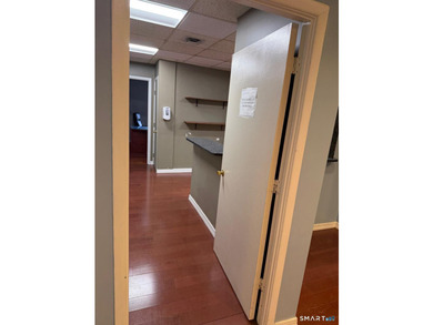 Opportunity to purchase a 1,758 SF fourth-floor professional - photo 1
