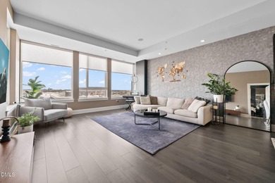 Beautifully updated luxury condo in the highly desirable Smokey