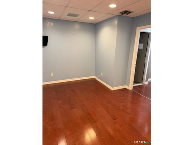 Opportunity to purchase a 1,758 SF fourth-floor professional - photo 4